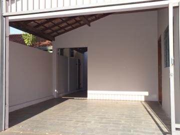 Alugar Casa / Residencial em Araçatuba. apenas R$ 900,00