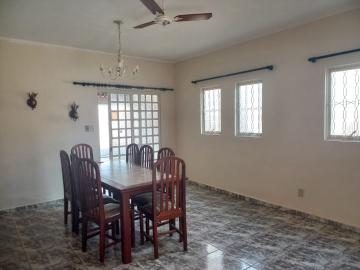 Alugar Casa / Residencial em Araçatuba. apenas R$ 1.300,00