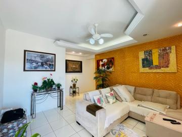 Alugar Apartamento / Padrão em Araçatuba. apenas R$ 300.000,00