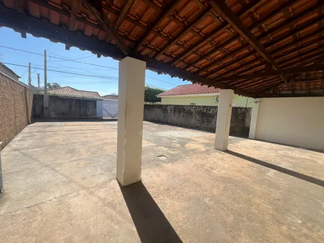 Alugar Casa / Residencial em Araçatuba. apenas R$ 900,00