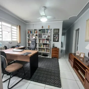 Alugar Casa / Residencial em Araçatuba. apenas R$ 455.000,00