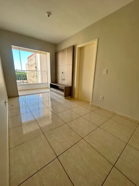 Alugar Apartamento / Padrão em Araçatuba. apenas R$ 1.300,00
